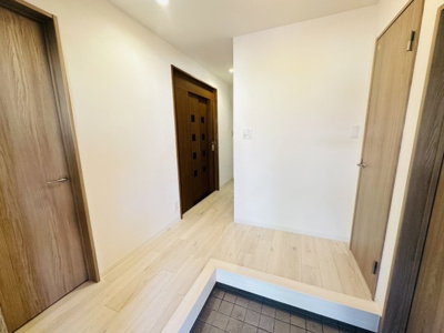 【玄関】 | 大宮中ノ社町　戸建