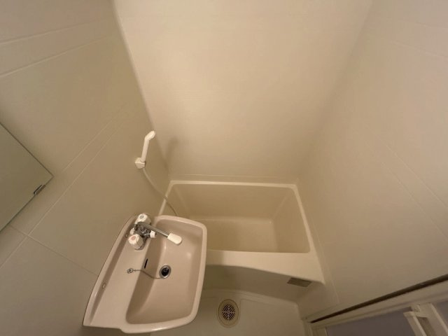 レオパレスルミエール西台の浴室