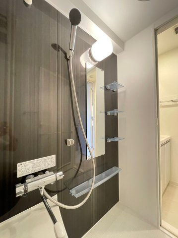 DIPS十条仲原WESTの浴室