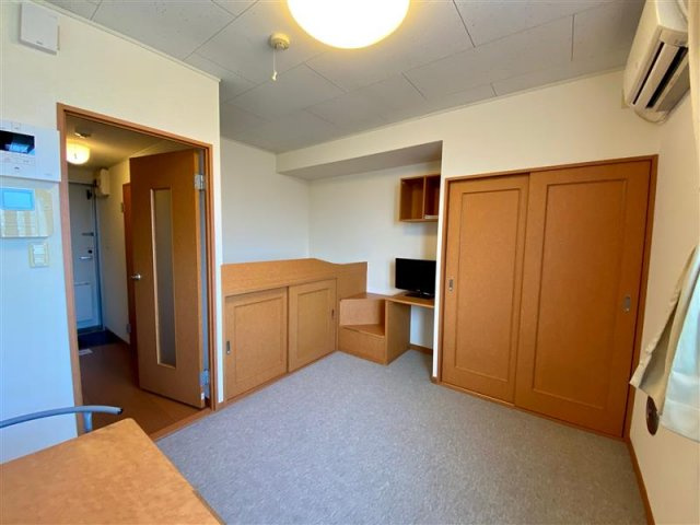 レオパレスハピネスの居間・リビング