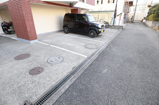 パークヒルズ美堀の駐車場