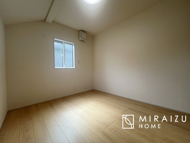 【内装】 | ご家族様のプライベート空間が確保できる素敵な間取りです。また敷地ゆったりですので、おうち時間を楽しむのにもぴったりですね♪
