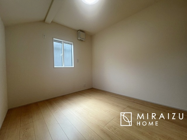 【庭】 | 青く澄み渡った綺麗な空と、陽の光をたっぷりと受ける、そんな新築住宅で新生活をスタートしてみませんか？見学・ご相談等、ミライズホーム(株)までお気軽にご連絡下さい♪