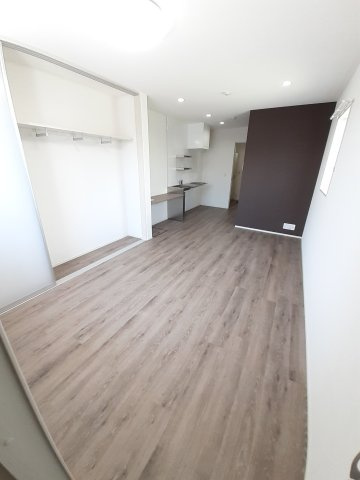 ルピナスの洋室