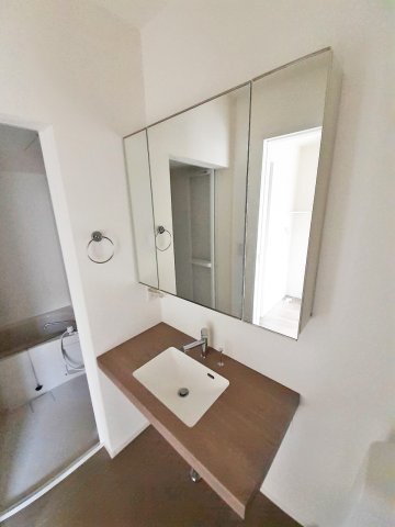 ルピナスの独立洗面台