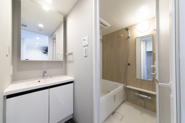 プラウドフラット浅草の浴室