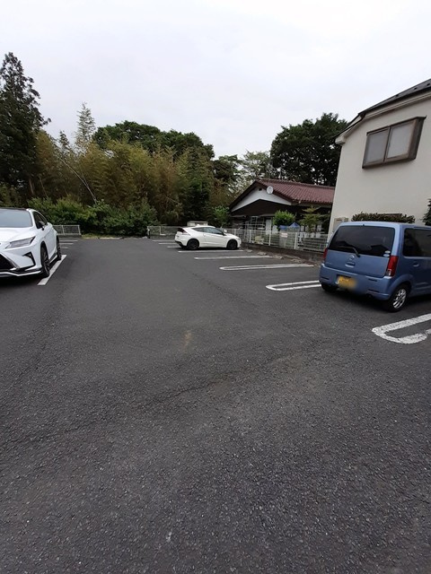 プロムナードⅡの駐車場