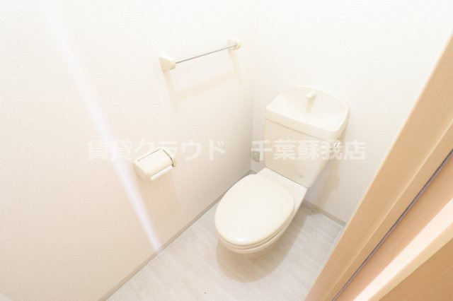 ピエルテル　六番館のトイレ|白を基調とした清潔感のあるトイレ☆