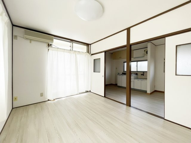 AWAマンションの居間・リビング