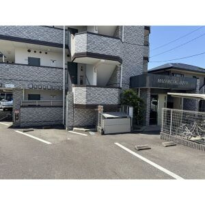 メゾン　ド　ビジェの駐車場