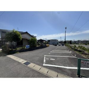メゾン　ド　ビジェの駐車場