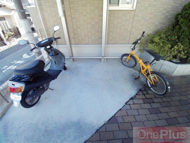 サニーレジデンスの駐車場|駐輪場