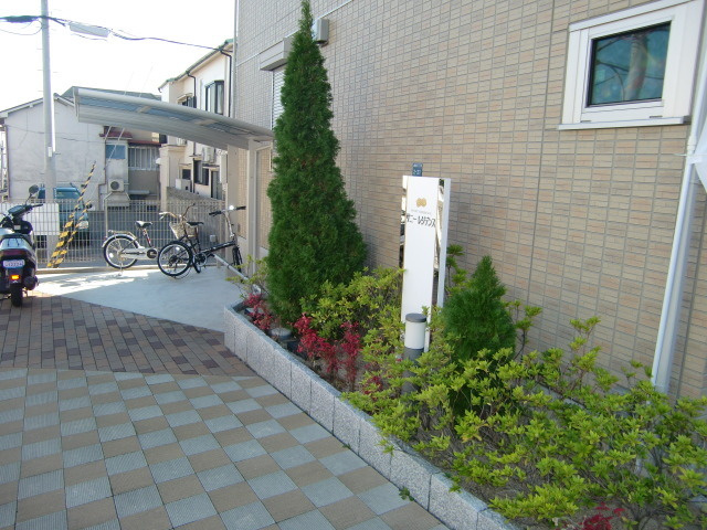 サニーレジデンスのエントランス