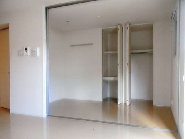 サニーレジデンスの居間・リビング