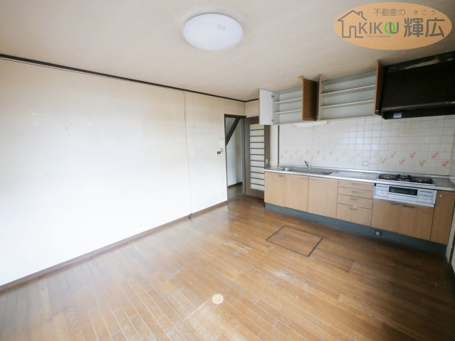 【居間・リビング】 | 高砂市阿弥陀町魚橋　中古戸建