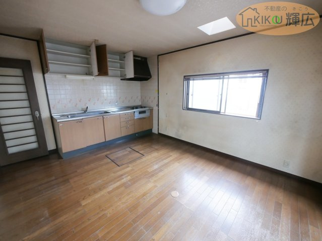 【居間・リビング】 | 高砂市阿弥陀町魚橋　中古戸建