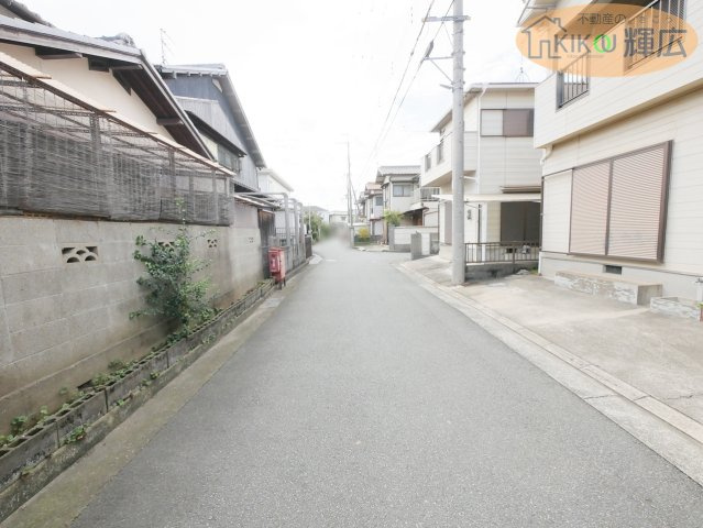 【前面道路含む現地写真】 | 高砂市阿弥陀町魚橋　中古戸建