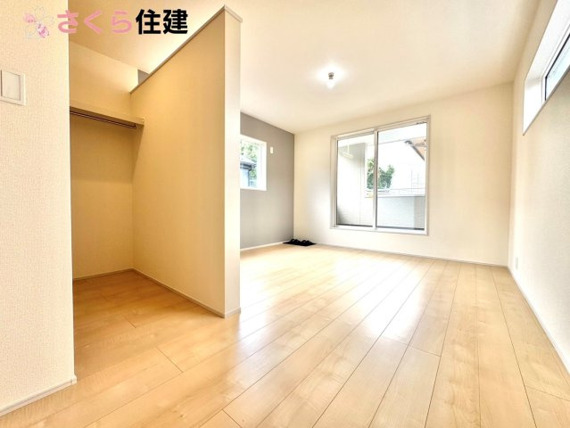 リーブルガーデン　第5小山西城南　1号棟の洋室|主寝室は8.5帖+WIC　広々とお使いいただけます。