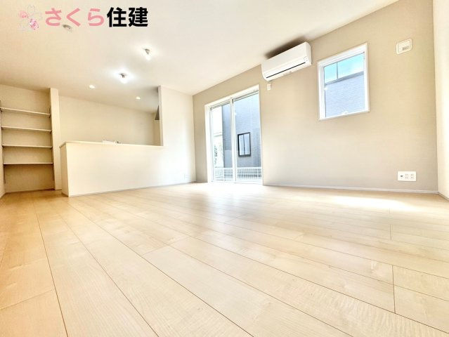 リーブルガーデン　第5小山西城南　1号棟の居間・リビング|帖LDKはキッチンで家事をしながらでもお子様に一対一で向き合える時間が作れます！！
