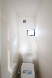 【トイレ】 | 三郷市早稲田第2 | 1階と2階にトイレがあり、ウォシュレット完備