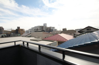 【バルコニー】 | 三郷市早稲田第2 | 2階、3階にバルコニーがございます