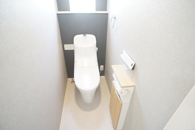 青葉台1丁目戸建のトイレ