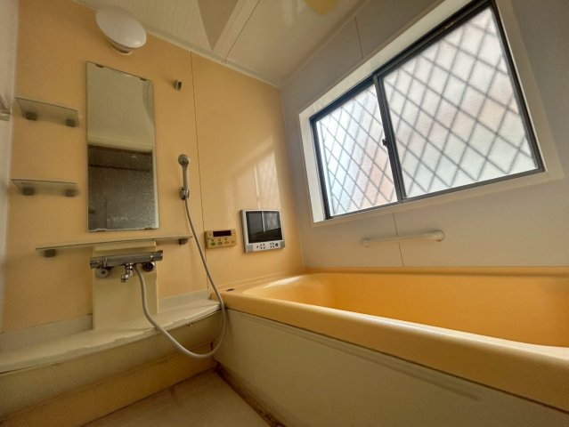 八街中古戸建ての浴室