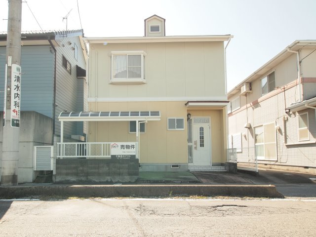 飯塚町中古住宅の外観