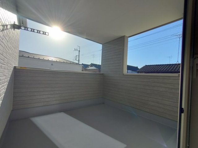 【Livele Garden】　猿島郡境町　第６　全3邸のバルコニー|〇１号棟　バルコニー〇
屋根付きのインナーバルコニーなら、急な雨でも安心♪共働きのご夫婦にもおすすめです（＾＾）
2025年12月撮影