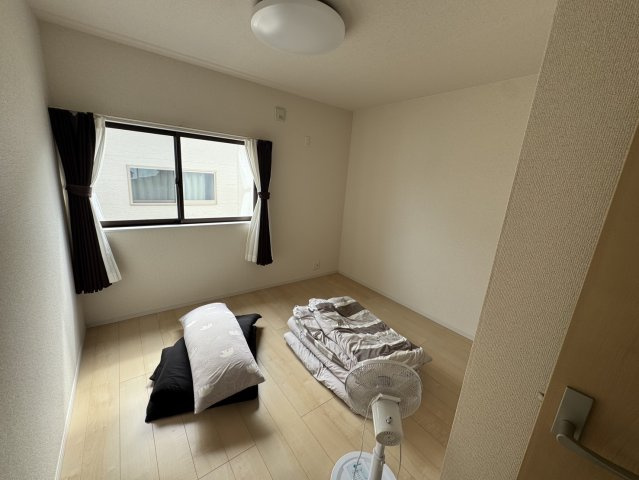 平中平窪字勝見沢 売土地の洋室