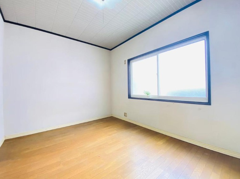 壬生辻町の洋室|２階の６帖の洋室♪