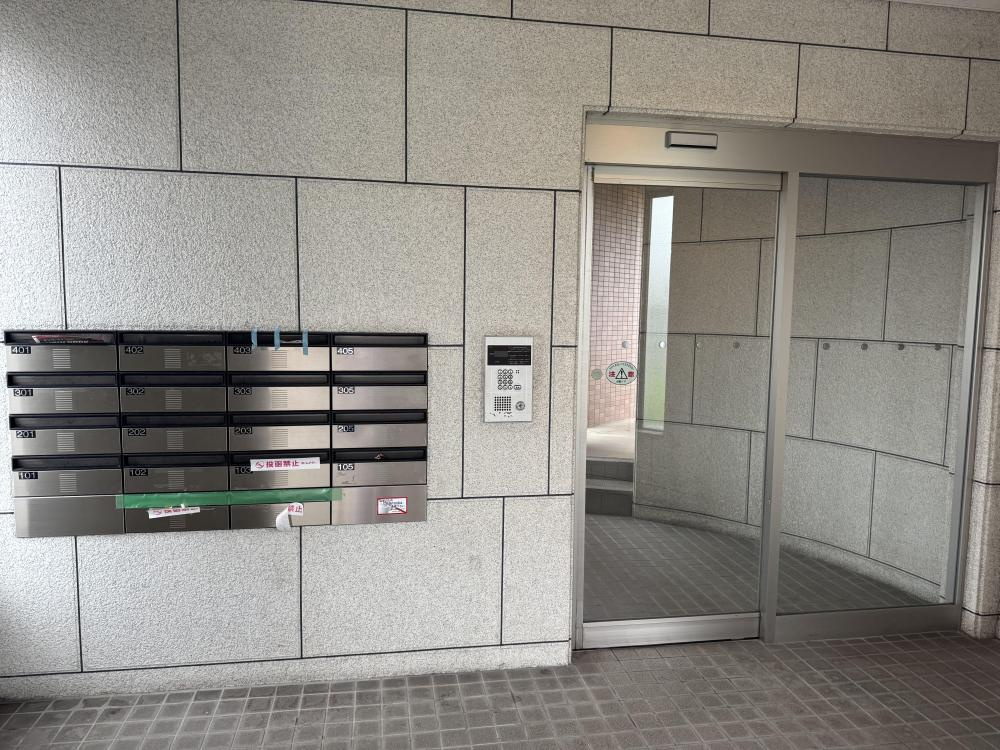 エミュールアサイのエントランス