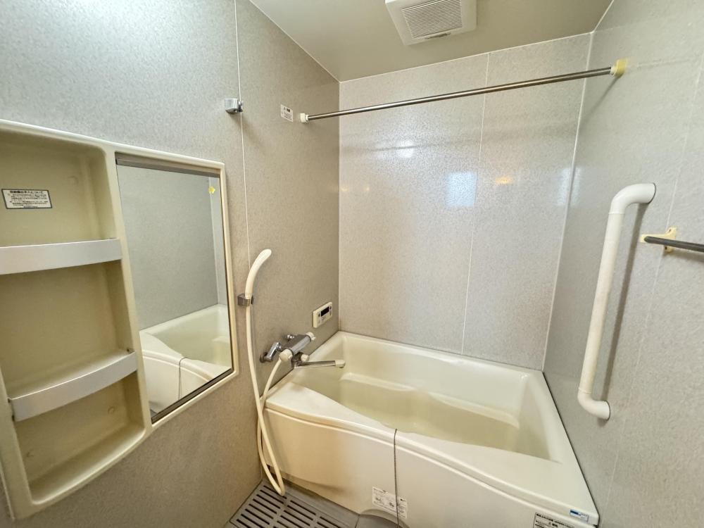 エミュールアサイの浴室