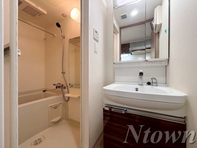 【洗面所】 | プレサンス大須観音 | ゆったりとスペースのある洗面所