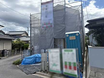 東広島市黒瀬楢原東2丁目　新築一戸建ての前面道路含む現地写真