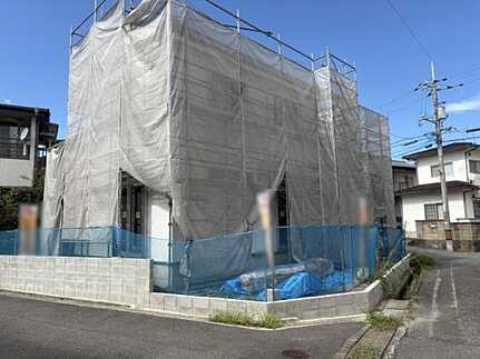 東広島市黒瀬楢原東2丁目　新築一戸建ての前面道路含む現地写真
