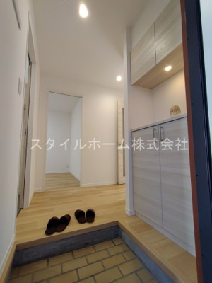 【玄関】 | メリースクエアC