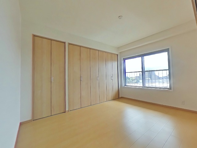 千里南町第一次住宅A3棟の洋室|LDK横の洋室です。