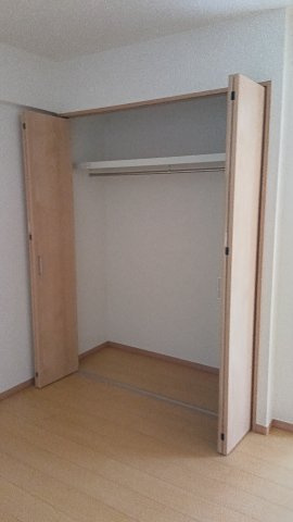 千里南町第一次住宅A3棟の収納|納戸にも収納スペースがあります