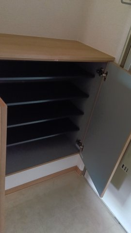 千里南町第一次住宅A3棟の収納|玄関にも収納たっぷりです