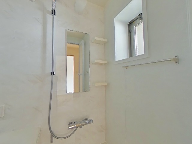 千里南町第一次住宅A3棟の浴室|窓がついてるので換気がしやすいです