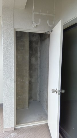 千里南町第一次住宅A3棟の収納|ベランダにも大きめの収納が！