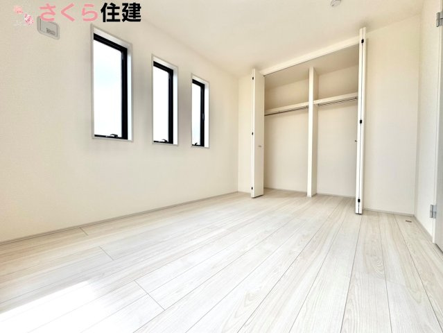 リーブルガーデン　第5小山西城南　２号棟の洋室|主寝室は8.5帖+WIC　広々とお使いいただけます。