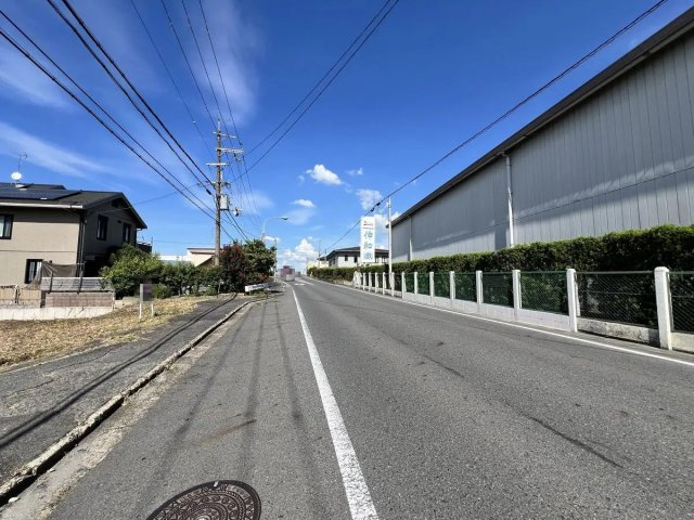 野洲市野洲　売土地の前面道路含む現地写真