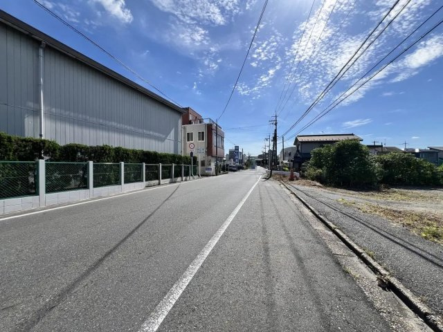 野洲市野洲　売土地の前面道路含む現地写真
