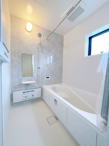 新築戸建・新築建売　行田市城西1丁目　長期優良住宅　忍小・忍中の浴室|浴室乾燥機付きで雨の日や花粉の時期でも室内干しができるので安心です！