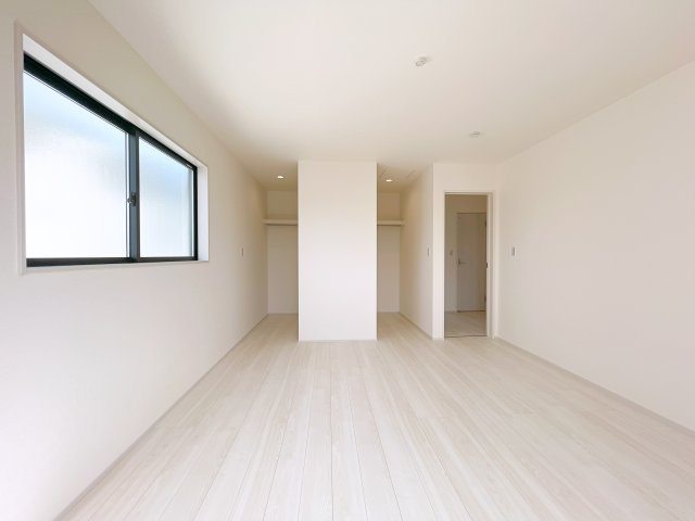 新築戸建・新築建売　行田市城西1丁目　長期優良住宅　忍小・忍中の洋室|光と風をしっかり取り込める2面採光の洋室！心地よい暮らしを実現できます！