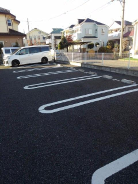 メゾンソレイユⅡの駐車場