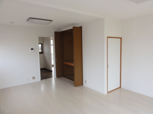 寒河江市 2棟一括アパートの居間・リビング