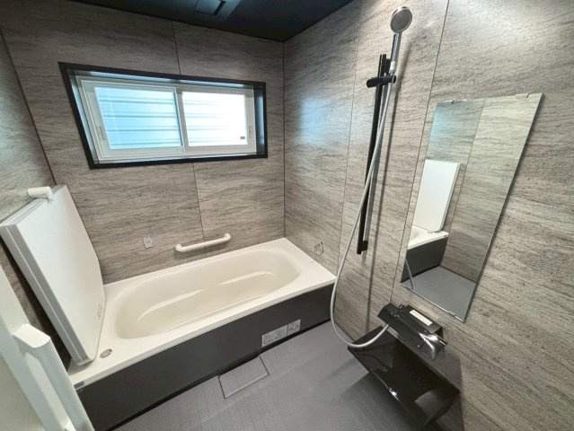 新築戸建　大垣市赤坂町　全1区画分譲の浴室|浴室仕様。5時間経っても2.5度以内の湯温低下ですから、追い炊き回数が減り光熱費も節約できます。